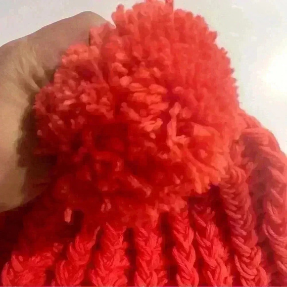CORAL ORANGE  POMPOM KNITTED WINTER HAT - Picture 4 of 7